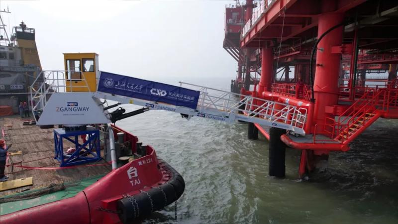 20251117_162725_823.jpg 2025年7月,波浪运动补偿栈桥系统海试成功并交付客户.jpg