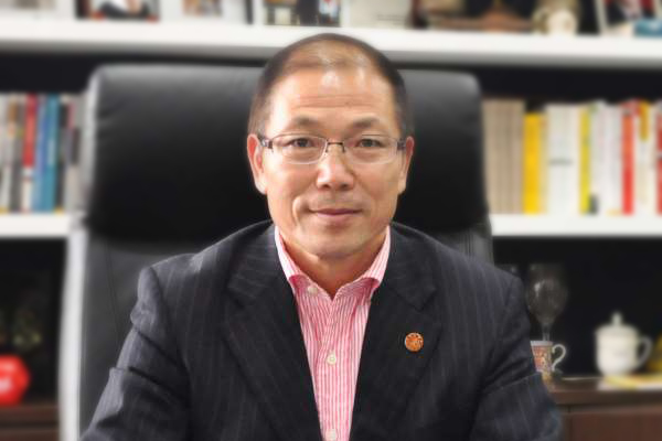 田新民：用爱心温暖学子，以真情播撒希望