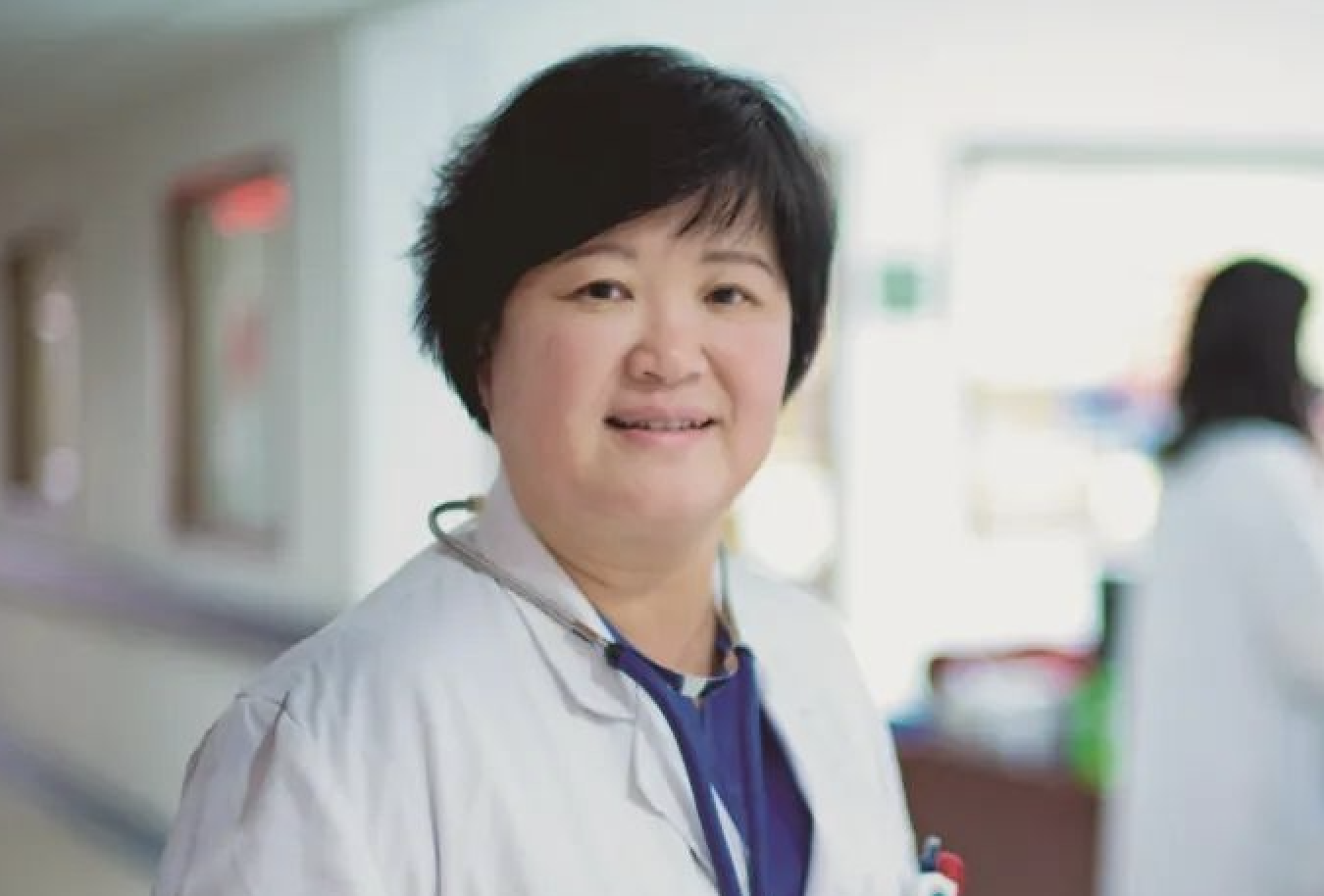 谢青：一朵不谢花，一抹天青色