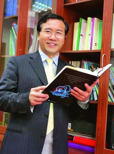 邓子新：前一天工地干活，翌日满身泥土进考场。如今他是顶级科学家！