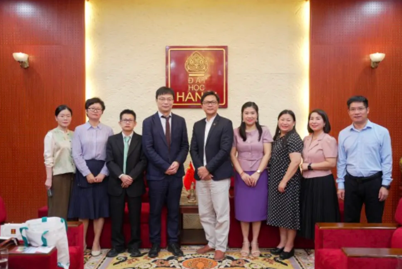 人文学院代表团访问越南、泰国合作高校