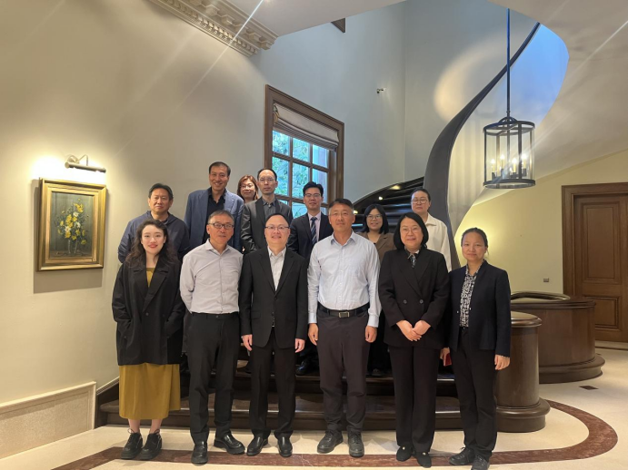 校领导率团出访德国、希腊和瑞士