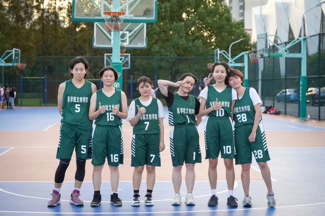 振旗而上！文创-医学院女篮联队应战强手