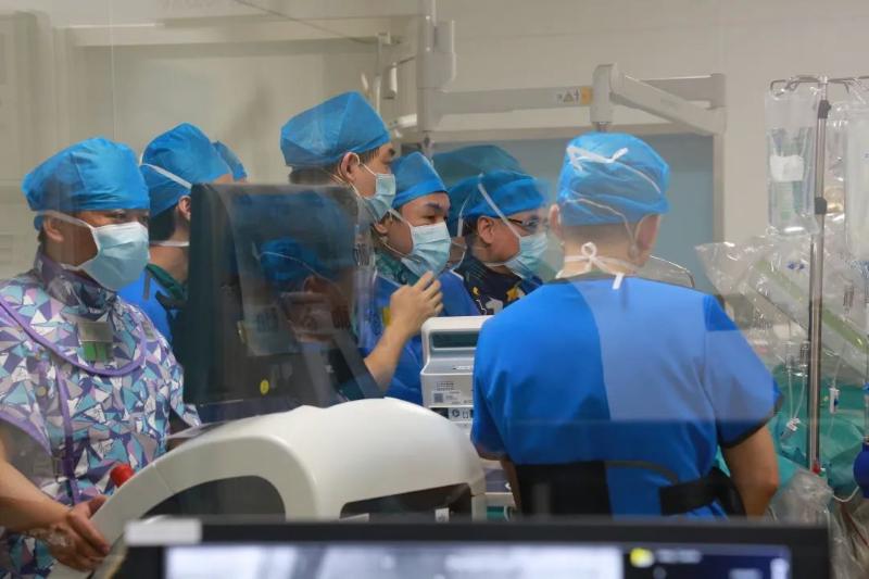 附属瑞金医院吴立群团队成功实施HeartLight X3球囊型激光消融手术 系全国首例