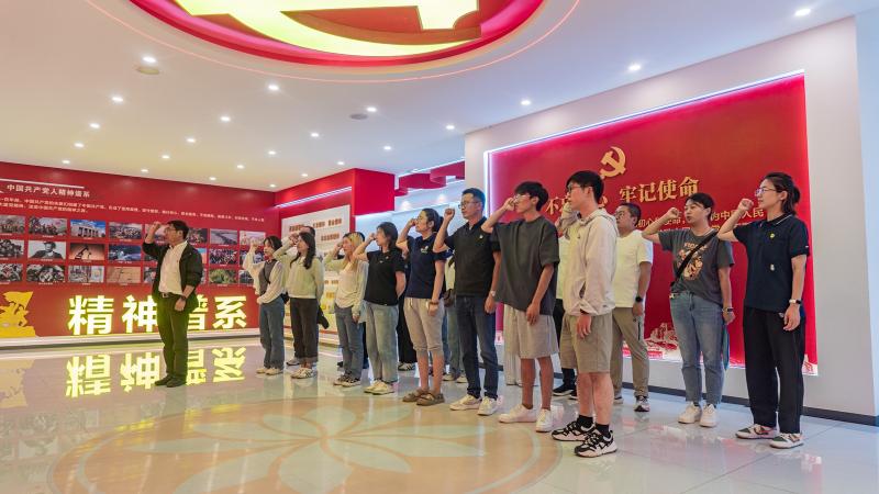 [支部巡礼]环境科学与工程学院洱海湖泊生态系统国家野外科学观测研究站党支部：党建红映照洱海蓝 二十载科研路书写交大情