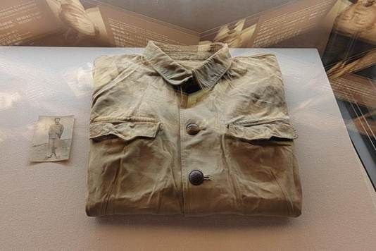 IMG_20251023_144602（入闵行校史馆展柜 2025.10.23）